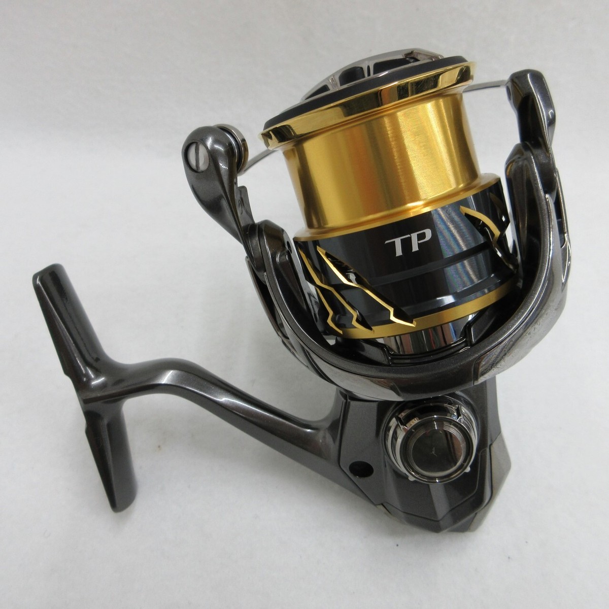 SHIMANO 20 TWIN POWER 2500SHG 6.0 Spinning Reel Surf Saltwater 