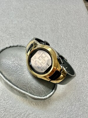 Working Women’s Armitron Pro Sport WR 330 Ft Black/gold