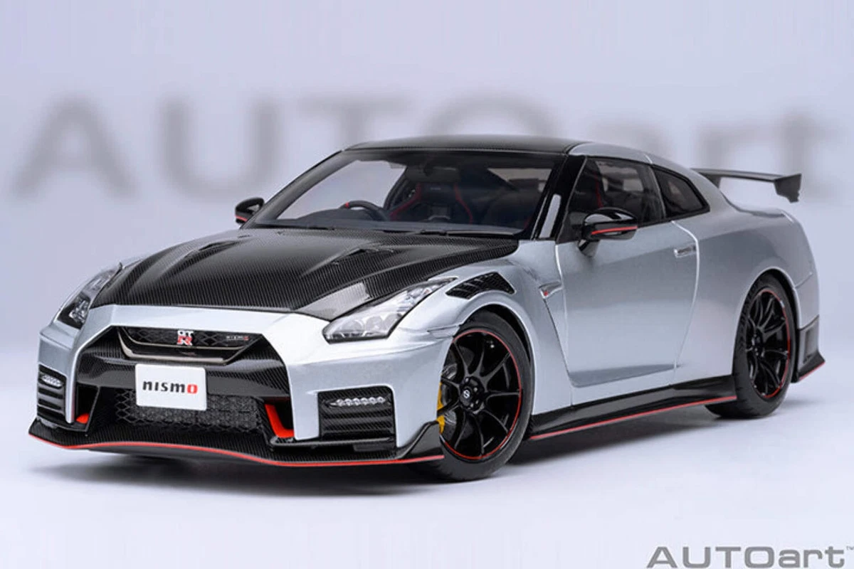 AUTOART NISSAN GT-R SpecV 1/18 ダイキャスト AUTOart 1/18 Nissan GTR R35 Nismo Special Edition (White) - YouTube
