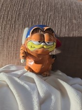 Vintage 1981 Garfield Baseball Player Figurine.   Enesco.