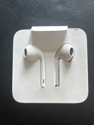 Apple Iphone Earbuds White Lightning Cable Never Used