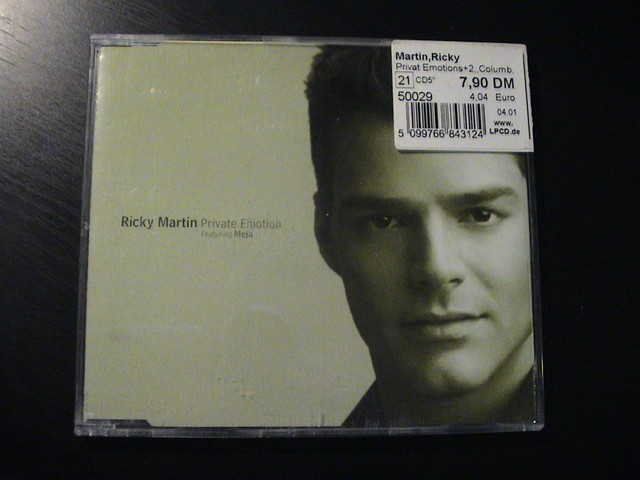 Private Emotion Ricky Martin Meja