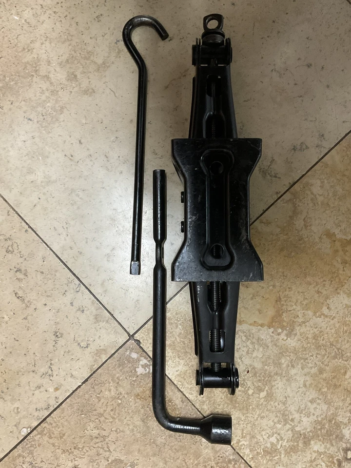 Gato de neumático Honda Accord 1998-2011 con herramientas OEM Foto 3 de 4