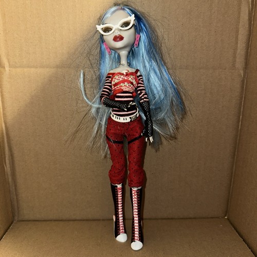 Mattel Monster High Doll Ghoulia Yelps Basic 1st Wave rare Complète