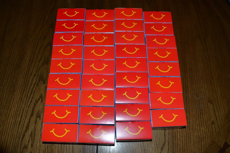 Juego 70 aniversario McDonalds Disneyland 2025 sellado + envío gratuito + extras Foto 3 de 3