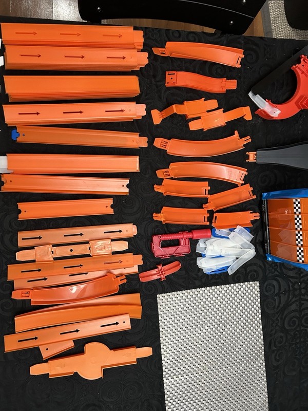 Hot Wheels Case And Accessories Lot