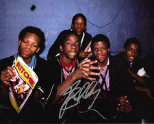 * BOBBY BROWN * signed 8x10 photo * NEW EDITION * COA *