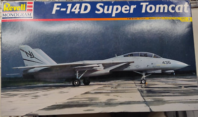 Revell F-14D Super Tomcat Skill 3 1:48 Model Aircraft Kit c2001