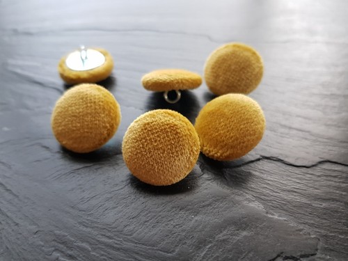 Golden yellow velvet fabric covered buttons 14, 19, 23, 25 or 31mm in packs - Picture 6 of 16