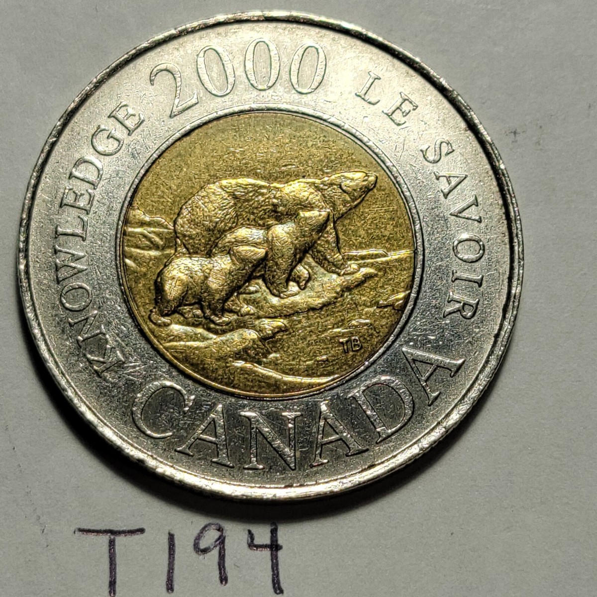 ERROR 2000 Knowledge Slight Off-Centre Core CANADA 2 Dollar Toonie