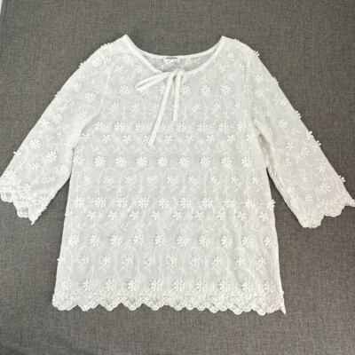 Kindred 3D Floral Embroidered Blouse Petite Medium White 100% Cotton Pre-Owned