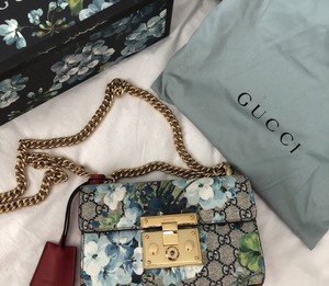 gucci supreme bloom bag