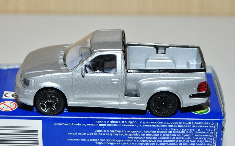Burago 41506 Pickup Ford SVT F150 Lightning argento scala 1:43 Street Fire 2003 - Immagine 3 di 4