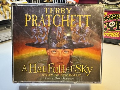A Hat Full of Sky: (Discworld Novel 32) (Discworld Novels) - Terry Pratchett