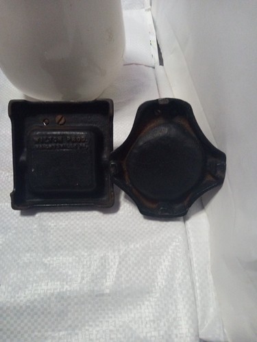 Pair Of Antique Cast Iron Ashtrays. Wilton Product - Picture 6 of 6