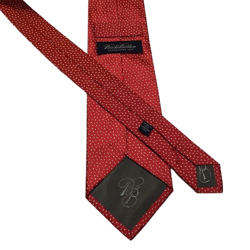 BROOKS BROTHERS Men’s 100% Silk Necktie ITALY Designer PAISLEY Red/White EUC - Picture 3 of 3