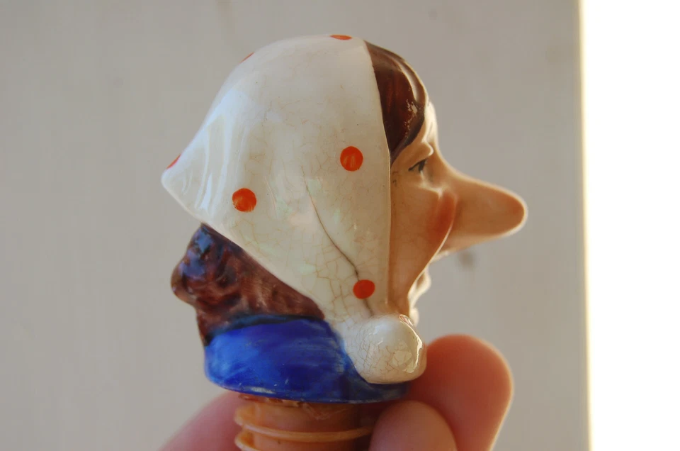 ANCIEN BOUCHON VERSEUR EN FAEINCE HUMORISTIQUE FEMME GRAND NEZ - Photo 3/4