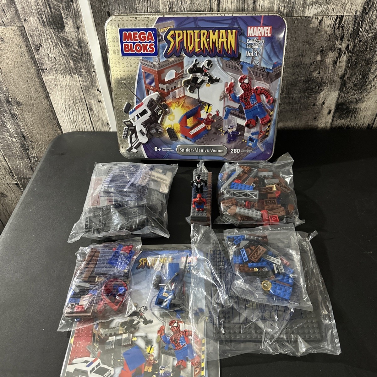 Mega Bloks Spiderman v Venom Collectors Edition Vol.1 Metal New 2