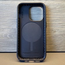 Speck - Presidio2 Grip Case with MagSafe for Apple iPhone 15 Pro - Black -