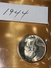 1944 Washington 25C Silver Quarter / UNC