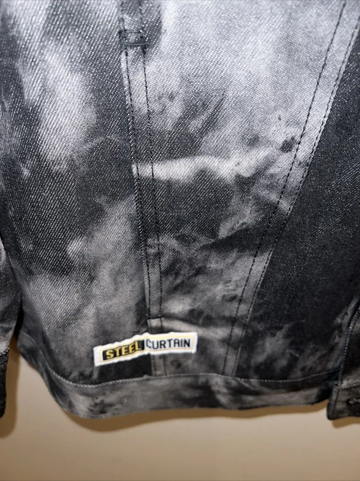 NUEVO CON ETIQUETAS Chaqueta de mezclilla para mujer grande Steelers Tie Dye cortina de acero negra y dorada $130 Foto 3 de 4
