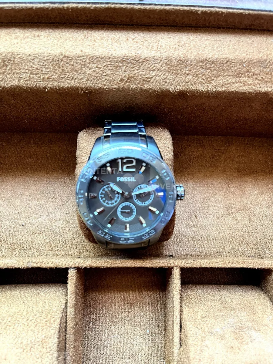 Men s Fossil Wrist Watch used needs battery in good condition