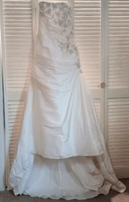 David  s Bridal Wedding Dress'T9397' Size 6, Strapless A-Like Dress With Beading.
