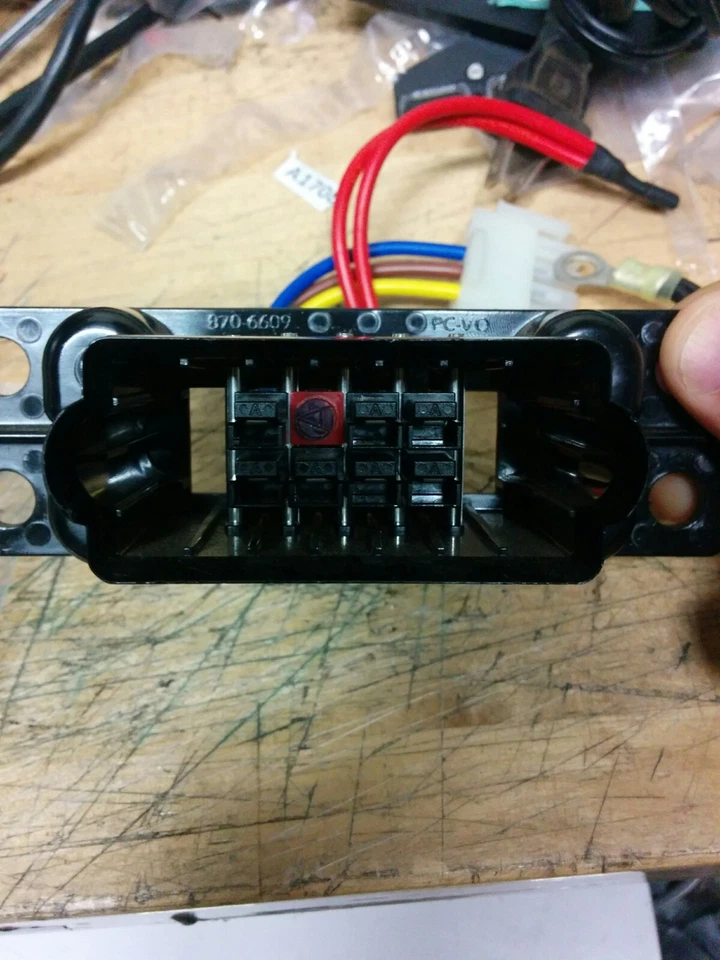 Apc Ups 650-410c Rev 4 Pcb Board w/ Connector 870-6609 with 4 Screws. - Image 3 of 4