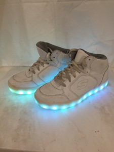 white light up skechers