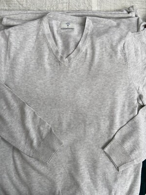 The Basics Men's V-Neck Jumper - Size  M - LIGHT GREY