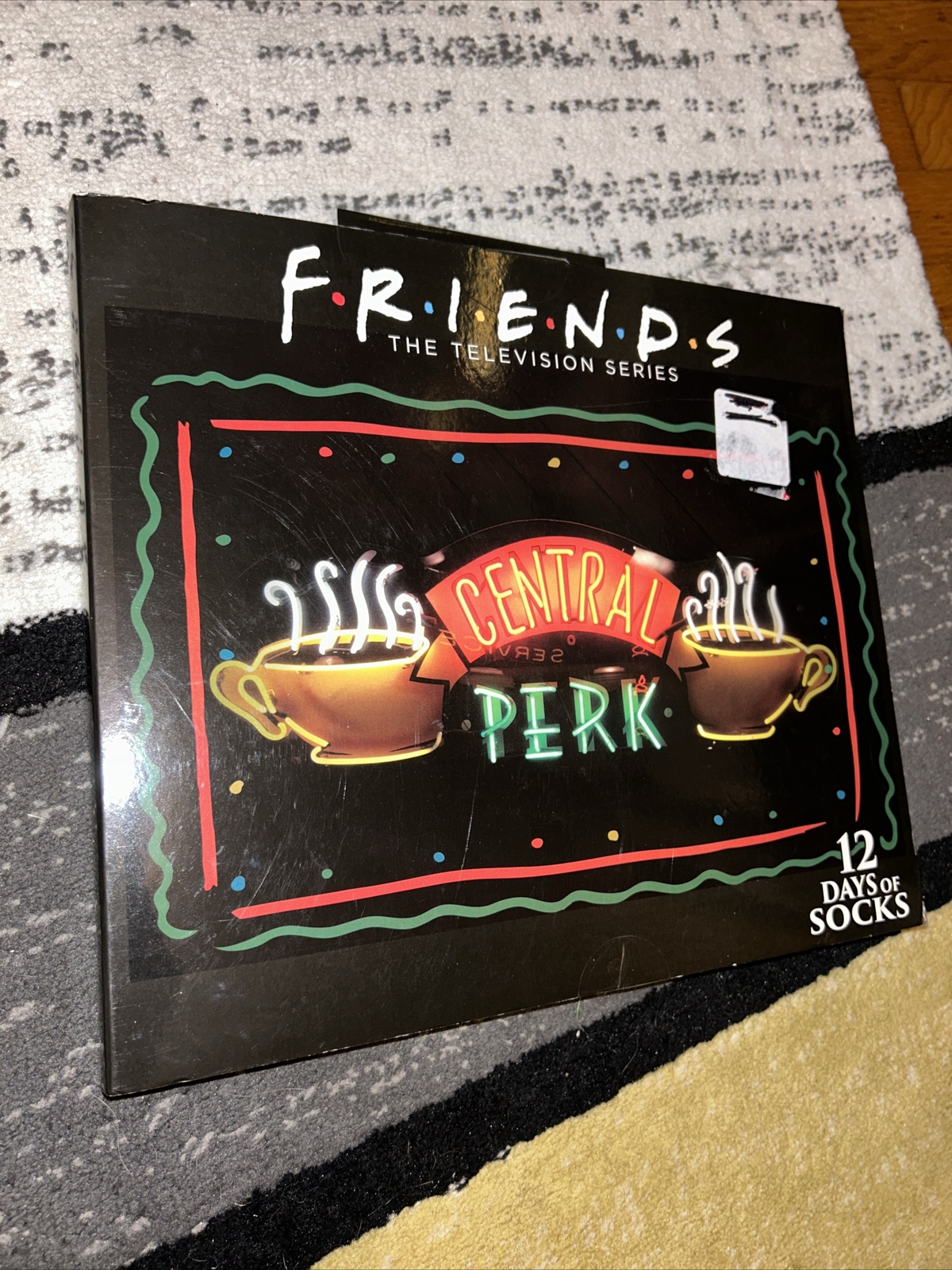 Friends TV Series Theme Mens 12 Days of Socks in Advent Gift Box(sealed New)