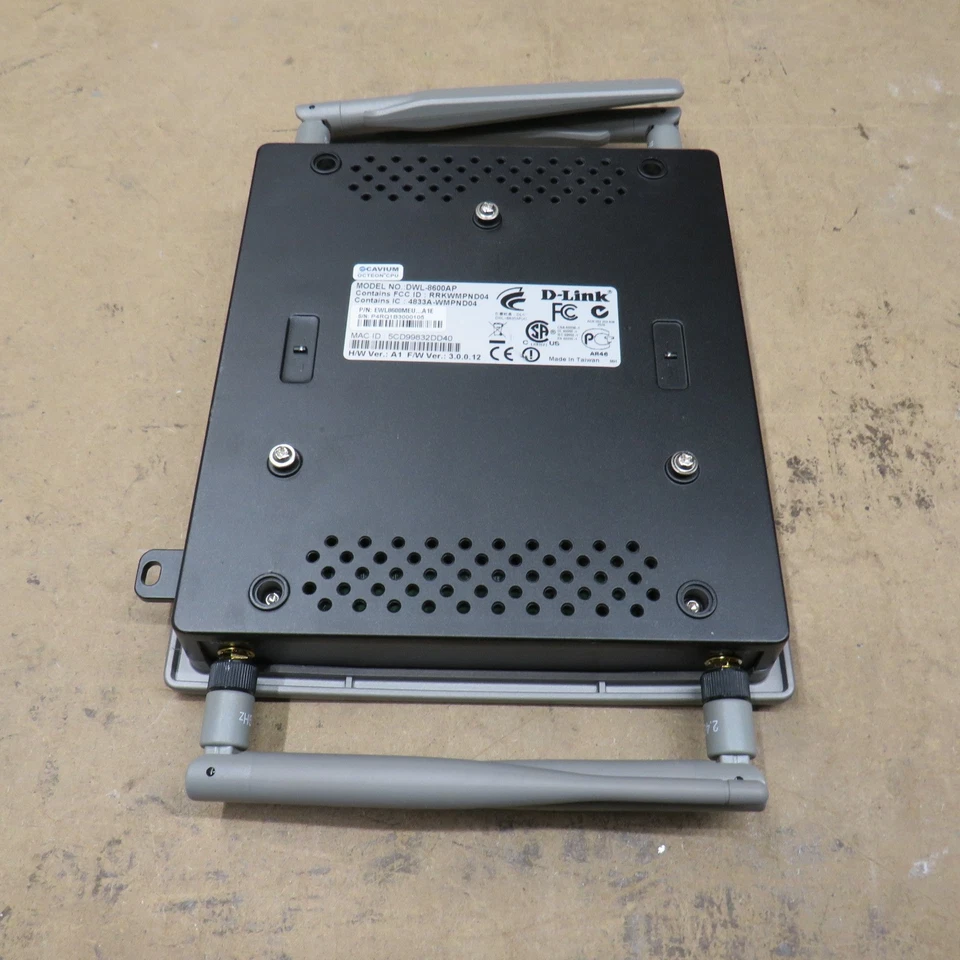D-LINK DWL-8600AP Wireless Dual‑Band PoE Access Point With Bracket and Screws - Image 4 of 4
