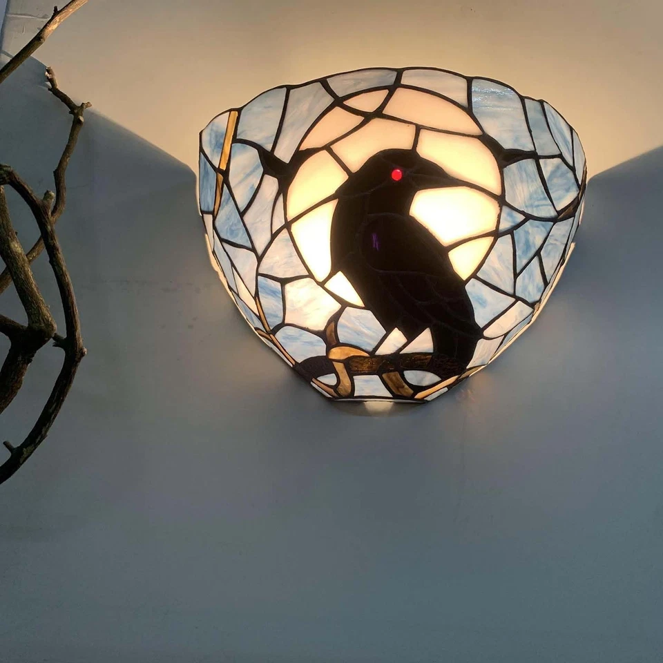 L10958 Cuervo Sentado en Rama de Árbol Contra Luna Llena Estilo Tiffany Manchado G... Foto 4 de 4