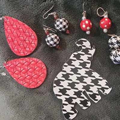 Alabama Crimson Tide Jewelry Mixed Lot - Image 1 of 4