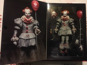 neca pennywise bloody