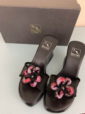 NIB REED EVINS Black Mesh Floral Wedge slides Slip On Sandals Italy Size 5.5M 36
