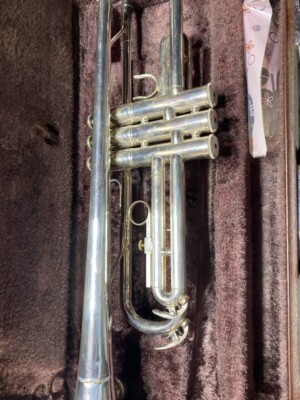YAMAHA トランペット YTR-3320S シルバー　ハードケース付 YAMAHA YTR-3320S Silver Trumpet Mouthpeace Musical