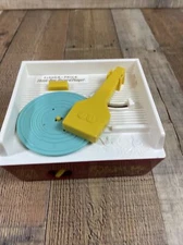 Fisher Price Classic Toys Basic Fun - Retro Music Box Record Player - 3 Records