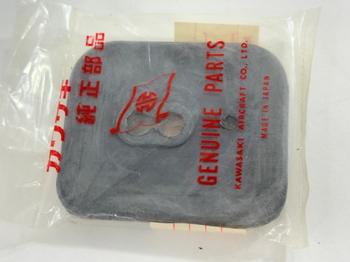NOS KAWASAKI A1 A1SS LH CARBURETOR CAP 14038-009 - Picture 2 of 2