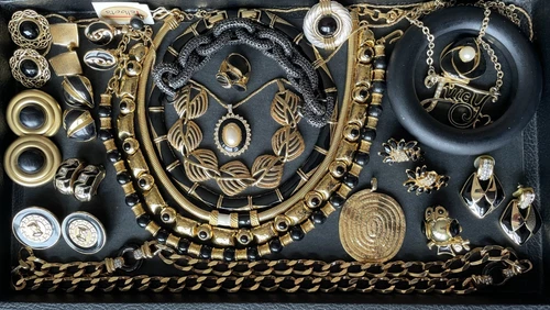 Vintage Bold Gold Tone & Black Vintage Jewelry Lot