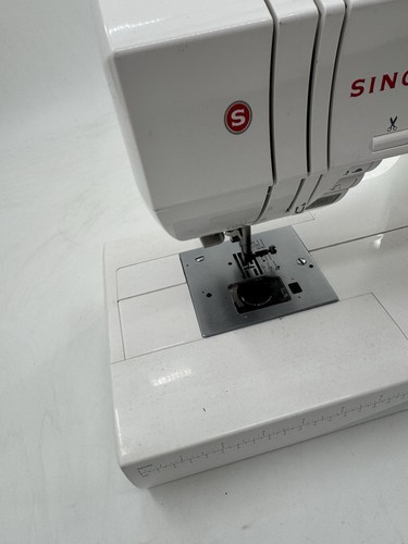 Singer Quantum Stylist 9960 Computerized Sewing Machine - Picture 14 of 24