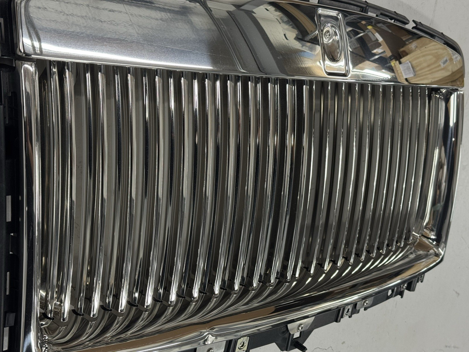 Genuine Rolls Royce Ghost Grille USED - SMALL DEFECT - SEE DESC.