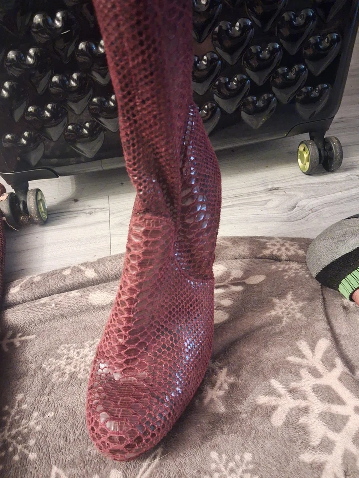 Macys Snakeprint Thighhigh Stiletto Boots Burgundy Size 10 - Image 3 of 4