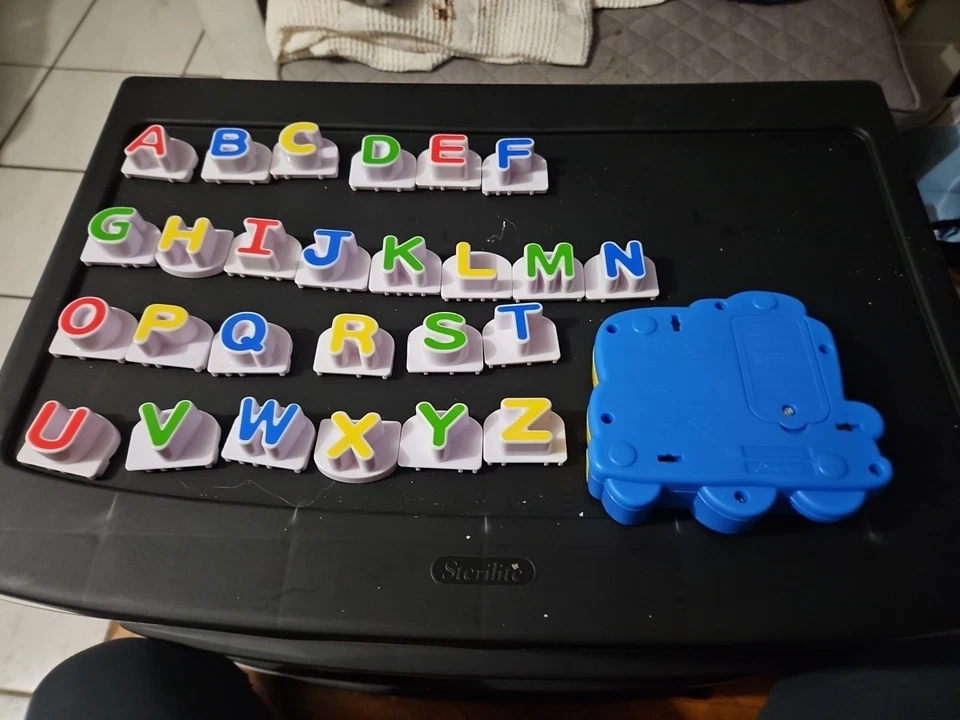 LeapFrog Word Bus Magnetic ABC’s Letters Piece Fridge Phonics Learning - Image 4 of 4