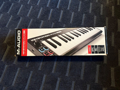 M-Audio Keystation Mini 32 MK3 - USB MIDI Keyboard Controller mit 32 Velocity 