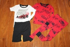 NWT BOYS CARTERS SZ 5 PAJAMAS RACE CAR