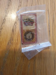 VTG 2001 POKEMON TCG TRADING CARD LEAGUE ZEPHYR (YEAR 2) GYM PIN BADGE 