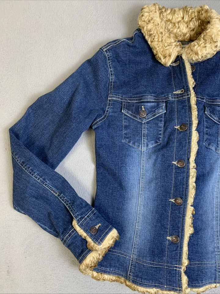 Chaqueta vaquera Billabong para mujer talla mediana azul con ribete de piel sintética vintage Foto 3 de 4