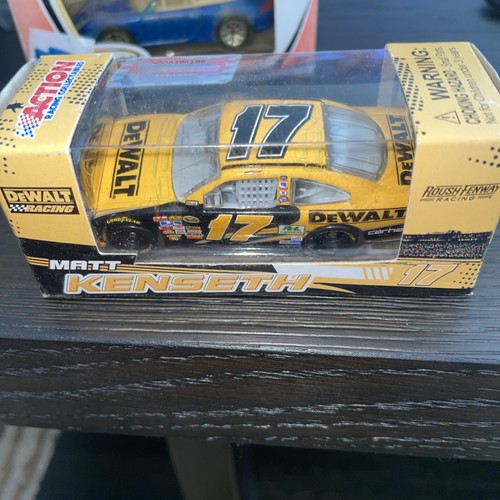 NASCAR Diver Matt Kenseth 17 DeWalt 2007 1/64 Diecast Car From Action Racing