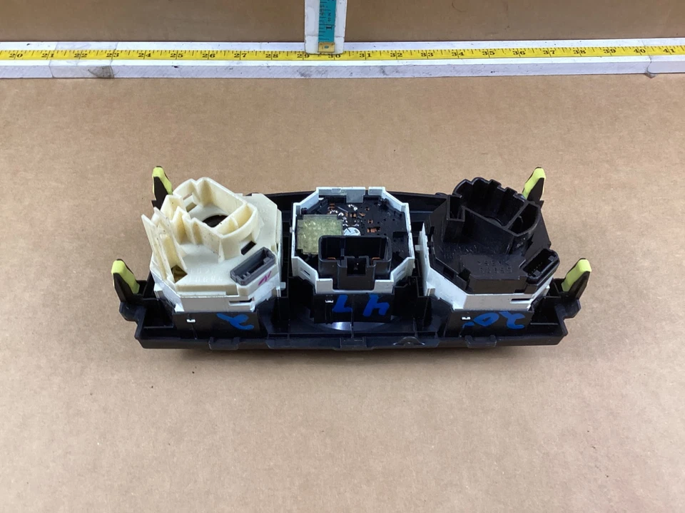 2007-2013 Toyota Corolla A/C Heater Temperature Climate  Control 55406-02250 OEM - Image 2 of 4